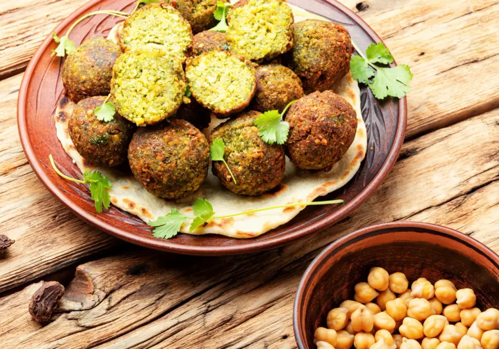 Falafel: Co to jest? Historia, przepis, wartości odżywcze