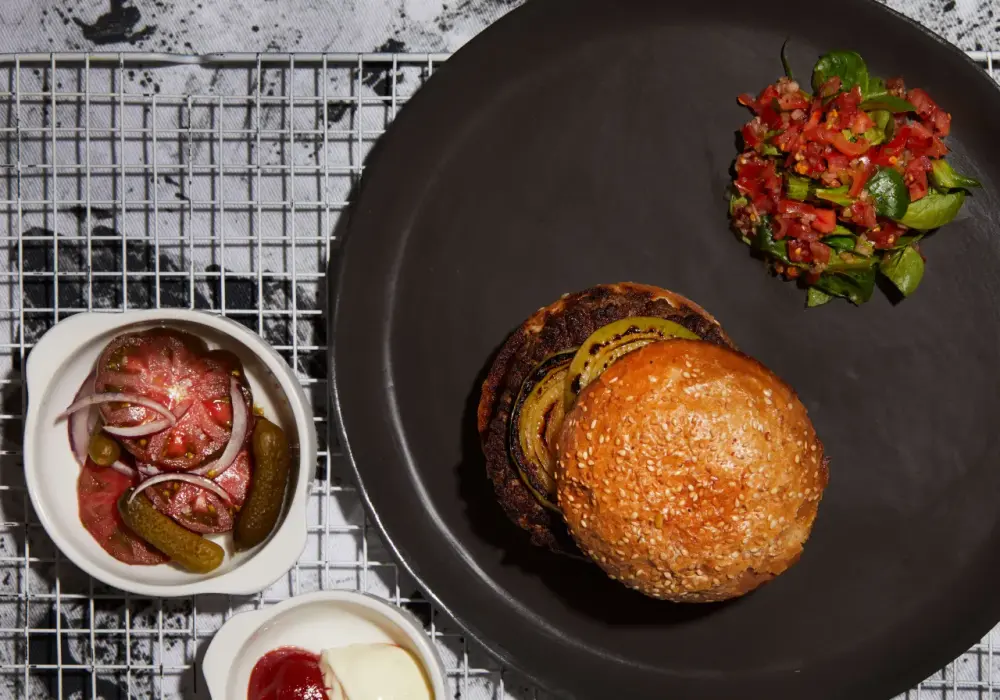 Jak wygląda hamburger – odkryj jego apetyczny wygląd i składniki