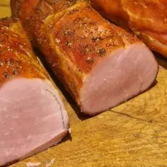 Jak długo smażyć polędwiczki wieprzowe, by były soczyste i miękkie?