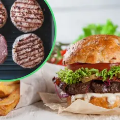 Jak zrobić hamburgery: surowe i grillowane kotlety na patelni obok gotowego, soczystego burgera z frytkami.