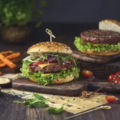 Skąd pochodzą hamburgery? Fascynująca historia tej popularnej potrawy