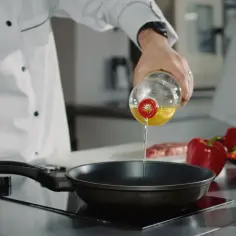 Co zrobić z olejem po frytkach, aby uniknąć problemów z odpadami?