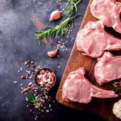 Kiedy solić cielęcinę, aby uzyskać idealny smak i soczystość mięsa