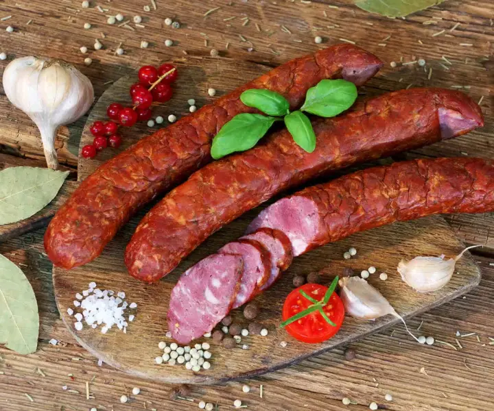Kiełbasa z daniela - odkryj wyjątkowe smaki i przepisy na dania