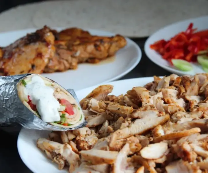 Pomysły na pyszne dania z mięsa kebab, które zaskoczą Twoich gości