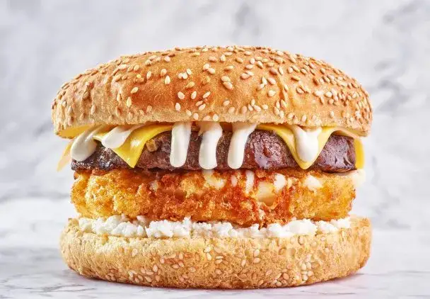 Zdjęcie Jak zrobić burgera drwala w domu - prosty przepis krok po kroku