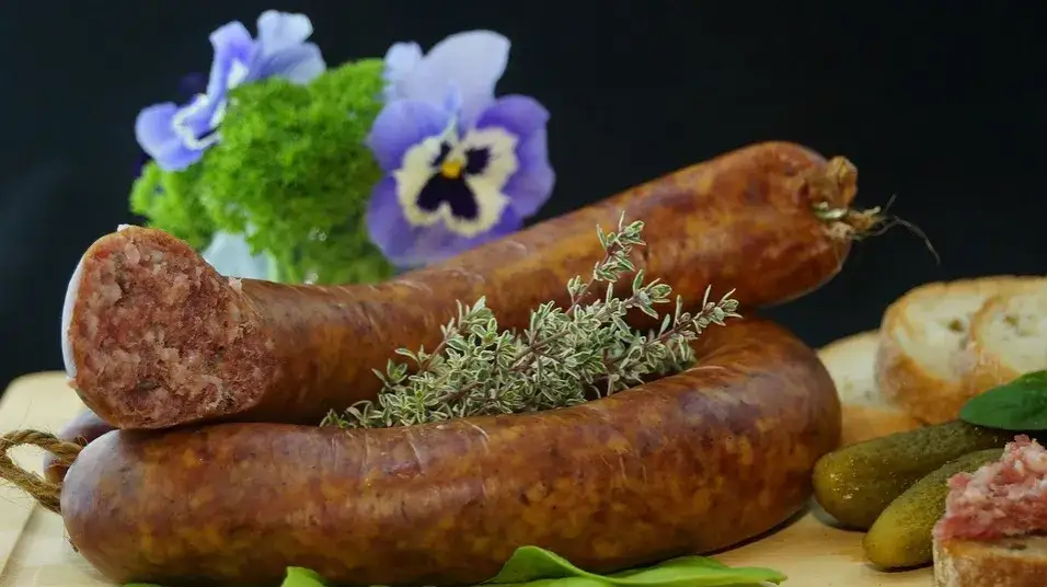 Zdjęcie Ile pieprzu na 1 kg kiełbasy? Odkryj idealne proporcje dla smaku