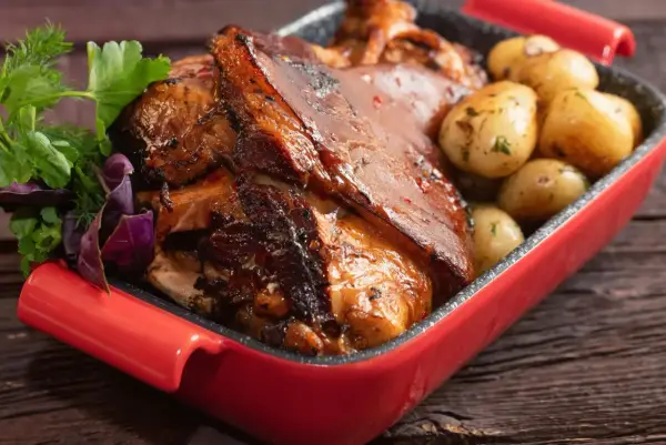 Jak wędzić golonkę, aby uzyskać soczysty i aromatyczny smak