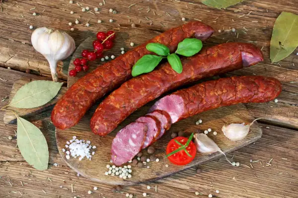 Kiełbasa z daniela - odkryj wyjątkowe smaki i przepisy na dania